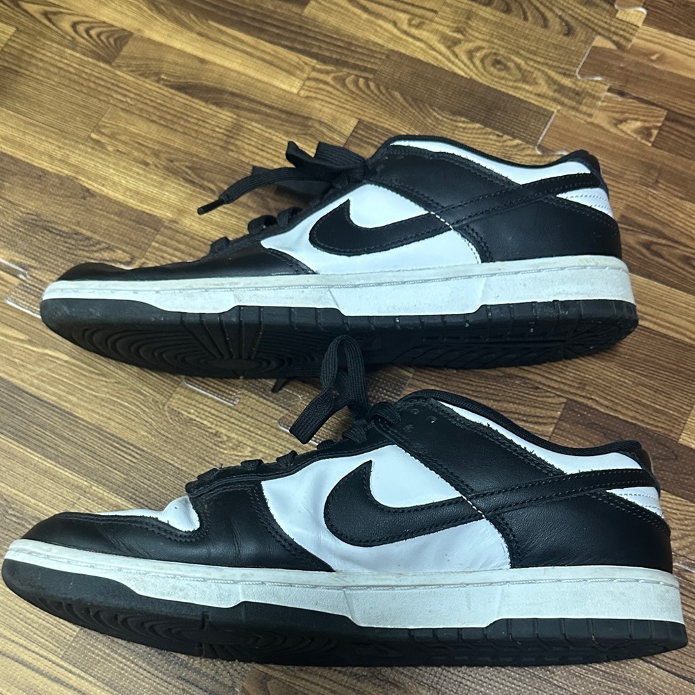 Nike Dunk Lows - Picture 4 of 5